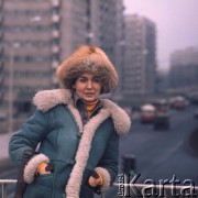 Listopad 1975, Warszawa, Polska.
Bożena Walter, dziennikarka i prezenterka telewizyjna, współprowadząca 