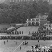 Maj 1977, Warszawa, Polska.
Uroczystości przy Grobie Nieznanego Żołnierza, w tle Ogród Saski.
Fot. Romuald Broniarek/KARTA