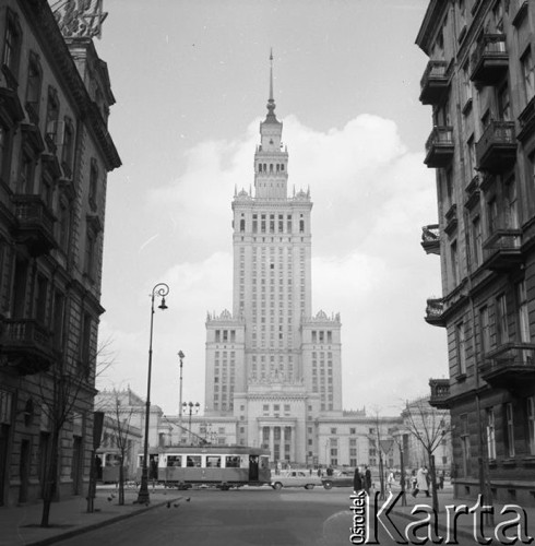 Wiosna 1960, Warszawa, Polska.
Pałac Kultury i Nauki, widok z ulicy Pankiewicza.
Fot. Romuald Broniarek/KARTA