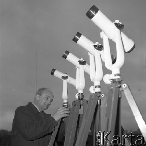 Marzec 1961, Warszawa, Polska.
Teleskop w Obserwatorium Astronomicznym Uniwersytetu Warszawskiego.
Fot. Romuald Broniarek/KARTA