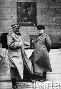Maj 1945, Berlin, Niemcy
Kancelaria Rzeszy, z lewej stoi gen. Stanisław Popławski, dowódca 1 Armii Wojska Polskiego.
Repro. Romuald Broniarek/KARTA