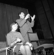 Styczeń 1962, Warszawa, Polska.
Reżyser Grigorij Czuchraj i aktorka Nina Drobyszewa na spotkaniu z publicznością po premierze filmu 