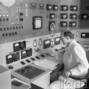 Maj 1962, Otwock-Świerk, Polska.
Pracownik Instytutu Badań Jądrowych.
Fot. Romuald Broniarek/KARTA