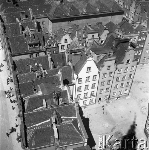 Czerwiec 1962, Gdańsk, Polska.
Fragment Starego Miasta, widok z wieży Bazyliki Mariackiej.
Fot. Romuald Broniarek/KARTA