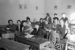 Czerwiec 1962, Warszawa, Polska. 
Zakończenie roku szkolego w liceum dla dorosłych.
Fot. Romuald Broniarek/KARTA