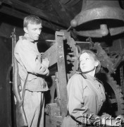 Kwiecień 1962, Zamek Czocha k/Gryfowa Śląskiego, Polska. 
Elżbieta Czyżewska i Jerzy Turek na planie filmu 