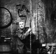 Kwiecień 1962, Zamek Czocha k/Gryfowa Śląskiego, Polska. 
Stanisław Milski na planie filmu 