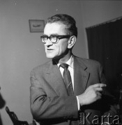 Październik 1963, Warszawa, Polska. 
Pisarz Janusz Przymanowski, autor 