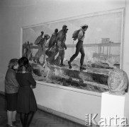 Listopad 1964, Warszawa, Polska.
Galeria Zachęta - otwarcie wystawy sztuki radzieckiej.
Fot. Romuald Broniarek/KARTA
