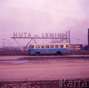 1965, Kraków Nowa Huta, Polska.
Huta im. Lenina - autobus wiozący robotników.
Fot. Romuald Broniarek/KARTA