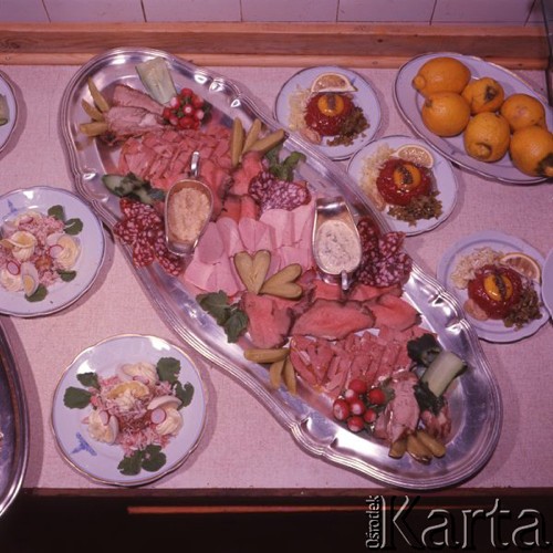 Marzec 1965, Warszawa, Polska.
Kuchnia restauracji 
