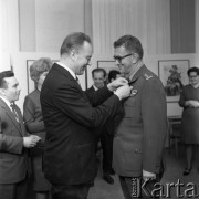 1967, Warszawa, Polska.
Złote Odznaki TPPR dla twórców filmu 