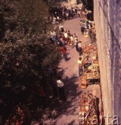 Sierpień 1967, Jugosławia
Targowisko - stragany na ulicy.
Fot. Romuald Broniarek/KARTA