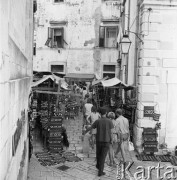 Sierpień 1967, Klek, Jugosławia
Kramy w rękodziełem.
Fot. Romuald Broniarek/KARTA