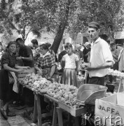 Sierpień 1967, Jugosławia
Stragan z papryką na targowisku.
Fot. Romuald Broniarek/KARTA