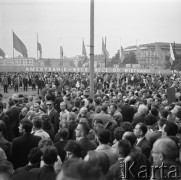 1.09.1967, Warszawa, Polska.
Antyamerykańska manifestacja na Placu Zwycięstwa, widoczny transparent z hasłem: 