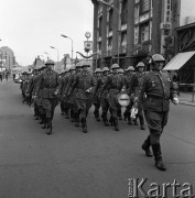 Wrzesień 1967, Berlin, Niemiecka Republika Demokratyczna (NRD)
Orkiestra wojskowa na ulicy.
Fot. Romuald Broniarek/KARTA