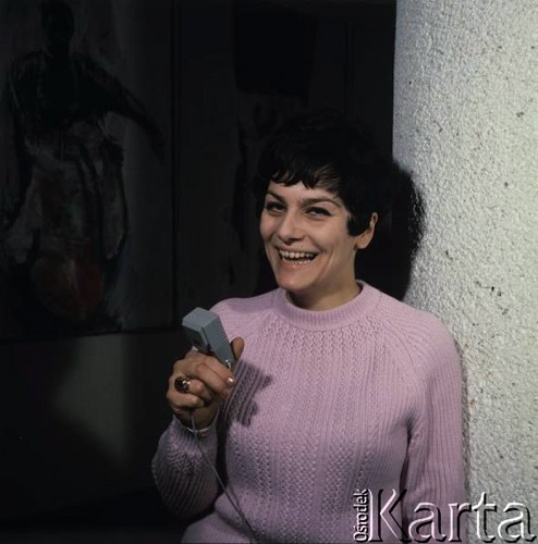 1968, Warszawa, Polska.
Piosenkarka Nina Urbano.
Fot. Romuald Broniarek/KARTA
