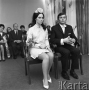 1968, Polska.
Ślub cywilny Małgorzaty Walczak.
Fot. Romuald Broniarek/KARTA
