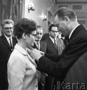 1968, Warszawa, Polska.
Nadawanie odznaczeń w związku z jubileuszem tygodnika 