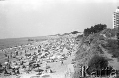 1968, Bułgaria
Plaża nad Morzem Czarnym, widoczny tłum wczasowiczów.
Fot. Romuald Broniarek/KARTA