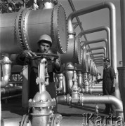 1968, Płock, Polska.
Pracownicy Mazowieckich Zakładów Rafineryjnych i Petrochemicznych.
Fot. Romuald Broniarek/KARTA