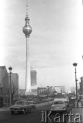 Listopad 1968, Berlin Wschodni, Niemiecka Republika Demokratyczna
Widok wieży telewizyjnej.
Fot. Romuald Broniarek/KARTA