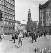 Maj 1969, Wrocław, Polska. 
Wrocławski Ratusz, widok z Placu Solnego.
Fot. Romuald Broniarek/KARTA