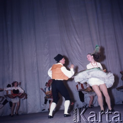 1971, Warszawa, Polska.
Tancerka Choreograficznego Koncertowego Zespołu ZSRR Igora Moisiejewa w Pałacu Kultury i Nauki.
Fot. Romuald Broniarek, zbiory Ośrodka KARTA