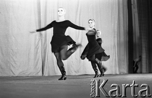 1971, Warszawa, Polska.
Tancerka Choreograficznego Koncertowego Zespołu ZSRR Igora Moisiejewa w Pałacu Kultury i Nauki.
Fot. Romuald Broniarek, zbiory Ośrodka KARTA