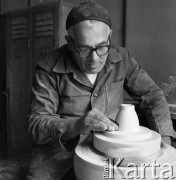 1971, Ćmielów, Polska.
Fabryka Porcelany i Wyrobów Ceramicznych.
Fot. Romuald Broniarek, zbiory Ośrodka KARTA