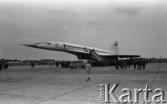 1971, Warszawa, Polska.
Radziecki samolot pasażerski Tu-144 w porcie lotniczym Warszawa-Okęcie.
Fot. Romuald Broniarek, zbiory Ośrodka KARTA
