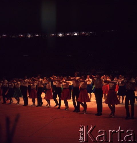 22.07.1971, Katowice, Polska.
Zlot Młodzieży Polskiej w Wojewódzkiej Hali Widowiskowo-Sportowej.
Fot. Romuald Broniarek, zbiory Ośrodka KARTA
