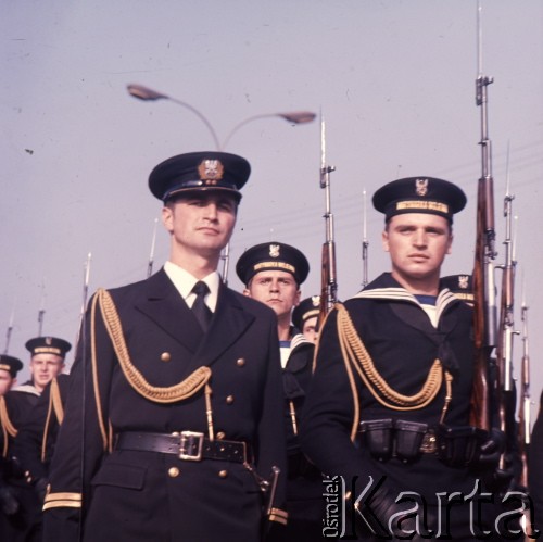 1972, Warszawa, Polska.
Uroczystość przed Grobem Nieznanego Żołnierza.
Fot. Romuald Broniarek, zbiory Ośrodka KARTA 
