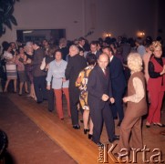 1972, Wernigerode, NRD.
Zabawa w domu wczasowym.
Fot. Romuald Broniarek, zbiory Ośrodka KARTA