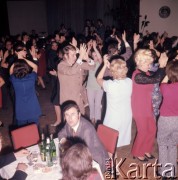 1972, Wernigerode, NRD.
Zabawa w domu wczasowym.
Fot. Romuald Broniarek, zbiory Ośrodka KARTA