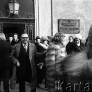 1973, Warszawa, Polska.
Ślub dziennikarza Zygmunta Broniarka (z lewej) w Pałacu Ślubów na placu Zamkowym.
Fot. Romuald Broniarek, zbiory Ośrodka KARTA

