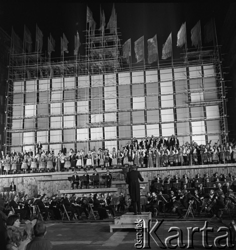 17.04.1973, Kraków, Nowa Huta, Polska.
Uroczyste odsłonięcie pomnika Włodzimierza Lenina w alei Róż.
Fot. Romuald Broniarek, zbiory Ośrodka KARTA