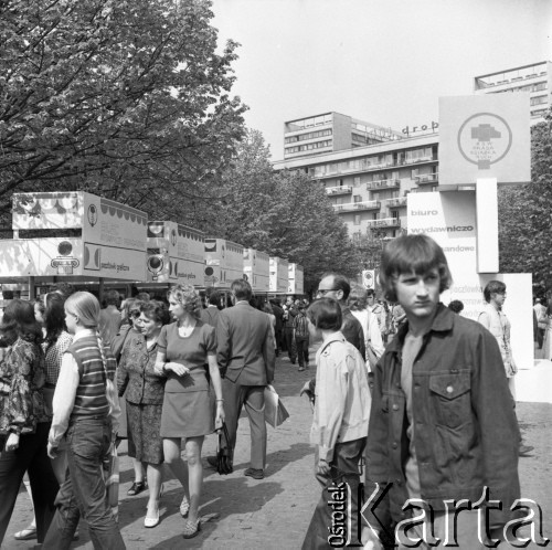 1973, Warszawa, Polska.
XXVI Warszawski Kiermasz Książki.
Fot. Romuald Broniarek, zbiory Ośrodka KARTA