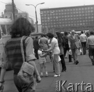 1973, Warszawa, Polska.
XXVI Warszawski Kiermasz Książki na placu Defilad.
Fot. Romuald Broniarek, zbiory Ośrodka KARTA