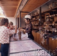 1973, Mangalia, Rumunia.
Stoisko.
Fot. Romuald Broniarek, zbiory Ośrodka KARTA