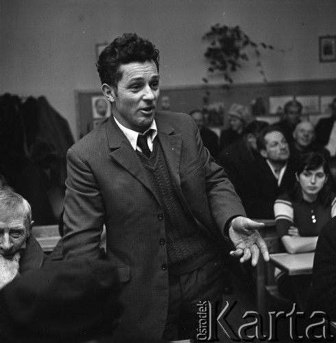 1974, Jazgarzew, Polska.
Zebranie przed wyborami do rad narodowych.
Fot. Romuald Broniarek, zbiory Ośrodka KARTA