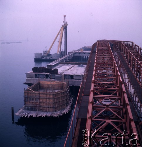 1973, Gdańsk, Polska.
Budowa Portu Północnego.
Fot. Romuald Broniarek, zbiory Ośrodka KARTA