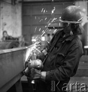 1974, Świdnica, Polska.
Fabryka Wagonów „Świdnica”.
Fot. Romuald Broniarek, zbiory Ośrodka KARTA