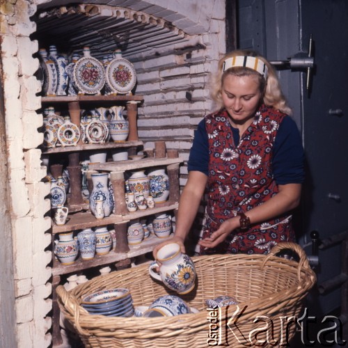 1974, Modra, Czechosłowacja.
Ceramika modrzańska.
Fot. Romuald Broniarek, zbiory Ośrodka KARTA
