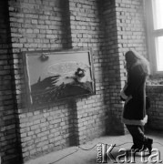 1974, Warszawa, Polska.
Wystawa artysty Władysława Hasiora na Zamku Królewskim.
Fot. Romuald Broniarek, zbiory Ośrodka KARTA