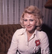 1975, Polska.
Krystyna Loska - prezenterka telewizyjna i konferansjerka.
Fot. Romuald Broniarek, zbiory Ośrodka KARTA