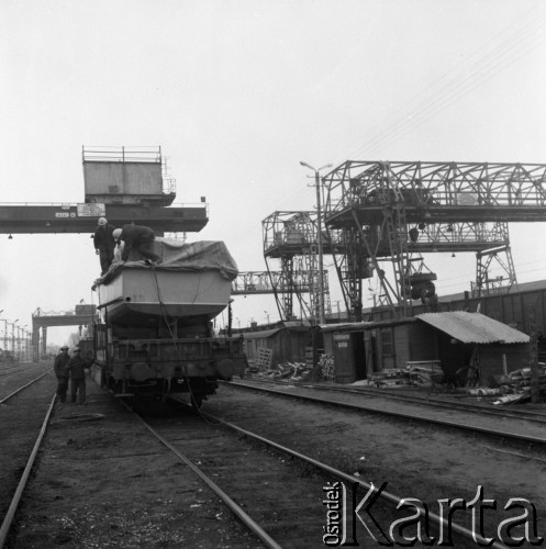 1975, Małaszewicze, Polska.
Port przeładunkowy PKP.
Fot. Romuald Broniarek, zbiory Ośrodka KARTA