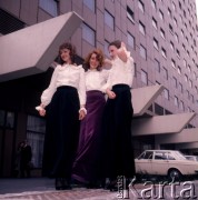 1975, Warszawa, Polska.
Pokaz mody Zakładów Przemysłu Odzieżowego Cora w Hotelu Forum.
Fot. Romuald Broniarek, zbiory Ośrodka KARTA