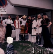 1975, Warszawa, Polska.
Pokaz mody Zakładów Przemysłu Odzieżowego Cora w Hotelu Forum.
Fot. Romuald Broniarek, zbiory Ośrodka KARTA